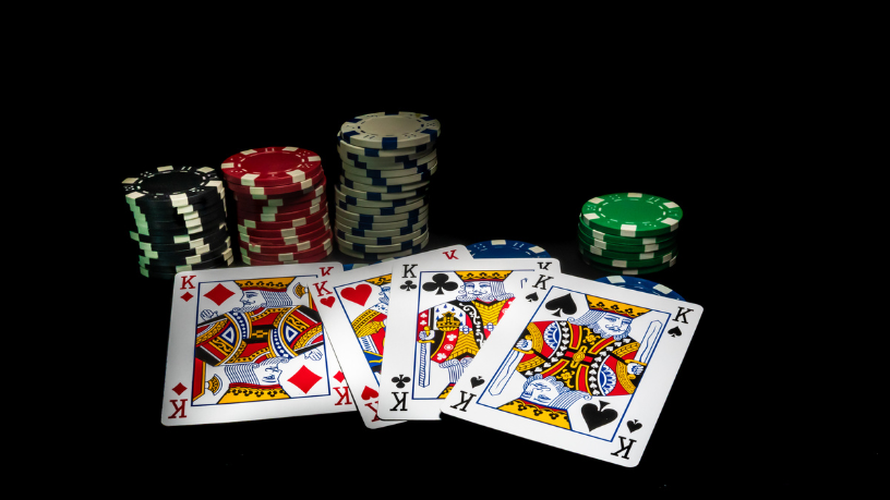 Mundo do Poker: Com Thiago Viana, explore as estratégias dos grandes campeonatos.
