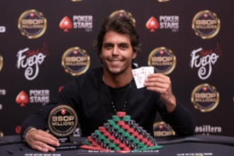 Grandes Campeonatos de Poker: Thiago Viana desvenda o mundo das fichas e estratégias.