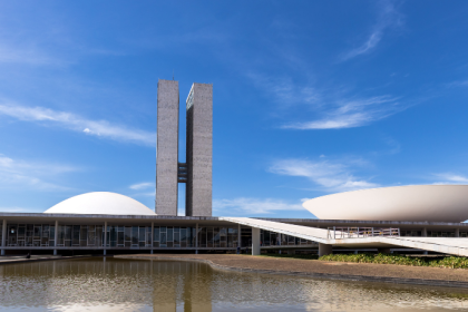 Janela Partidária em Minas Gerais: como a movimentação política redefine a corrida pelo Senado