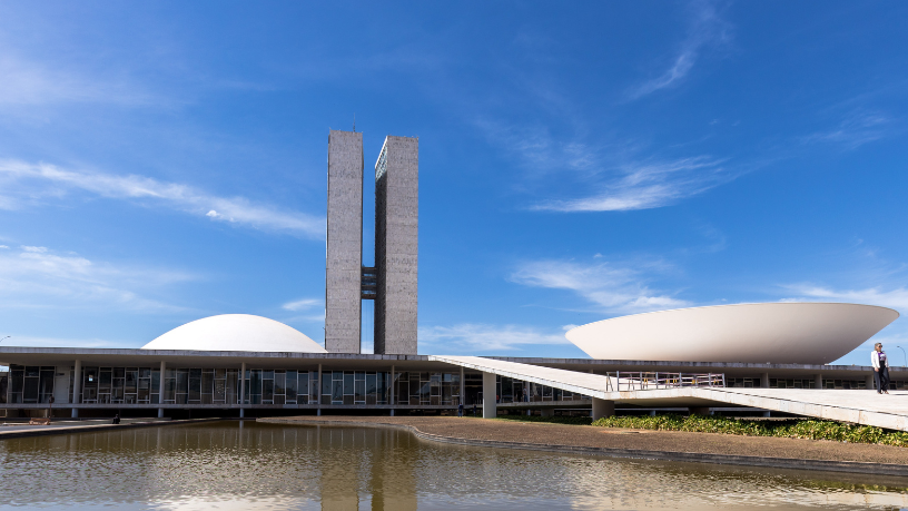Janela Partidária em Minas Gerais: como a movimentação política redefine a corrida pelo Senado