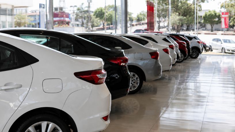Emplacamento de veículos em Minas Gerais acelera economia e revela nova fase do consumo