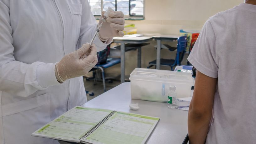 Dia D de vacinação nas escolas fortalece proteção de crianças e adolescentes em Leopoldina
