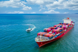 Tarifaço dos EUA afeta 18% das exportações brasileiras, mas balança comercial deve resistir